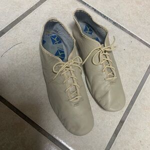 Childs Size 3.5 La Mendola Nude Beige Tan Leather Lace Up Jazz Dance Shoes NWOB